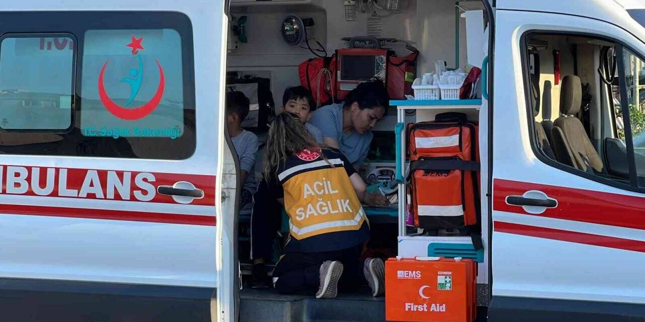 Düzce’de iki ayrı kazada 12’si çocuk 19 kişi yaralandı