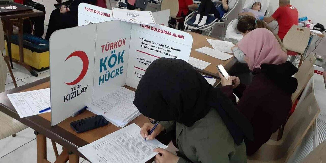 Öğrenciler kan vermek için yarıştı