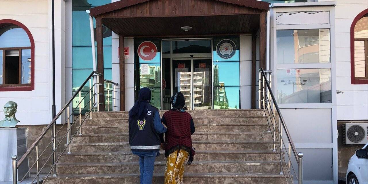 Kahta’da 2 ayrı evde hırsızlık yapan şahıs yakalandı