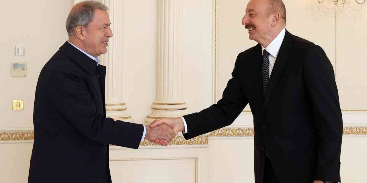 Bakan Akar ve beraberindeki TSK komuta kademesi, Aliyev ile görüştü