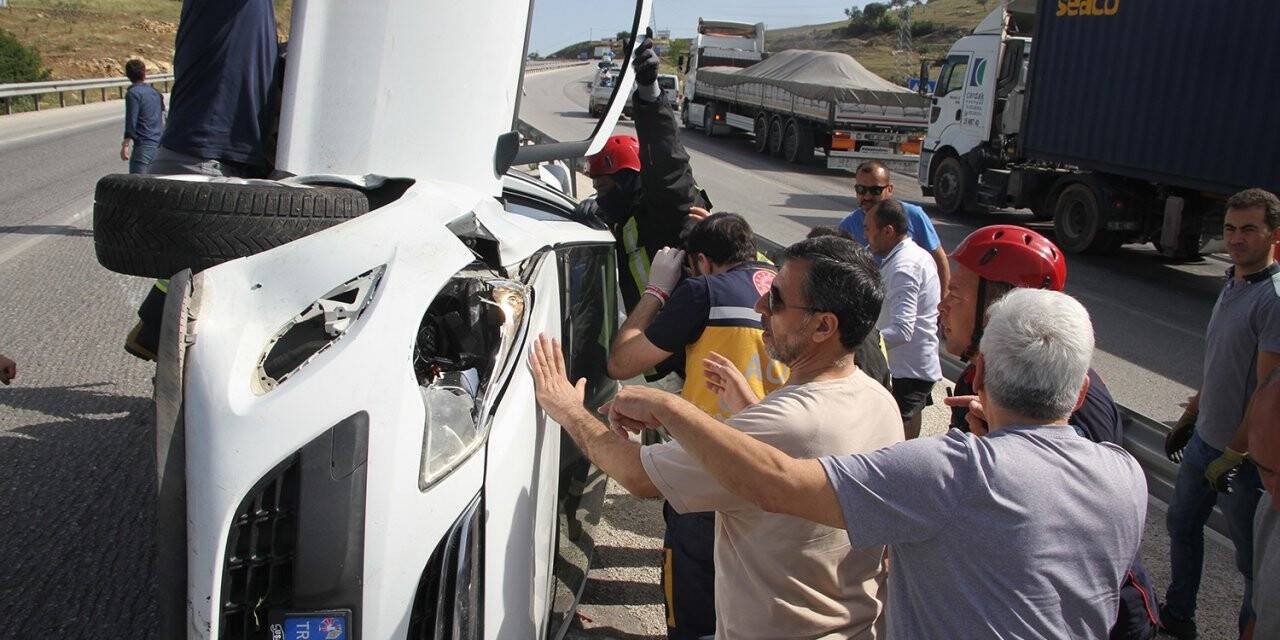 Kontrolden çıkan otomobil yan döndü; 1 yaralı