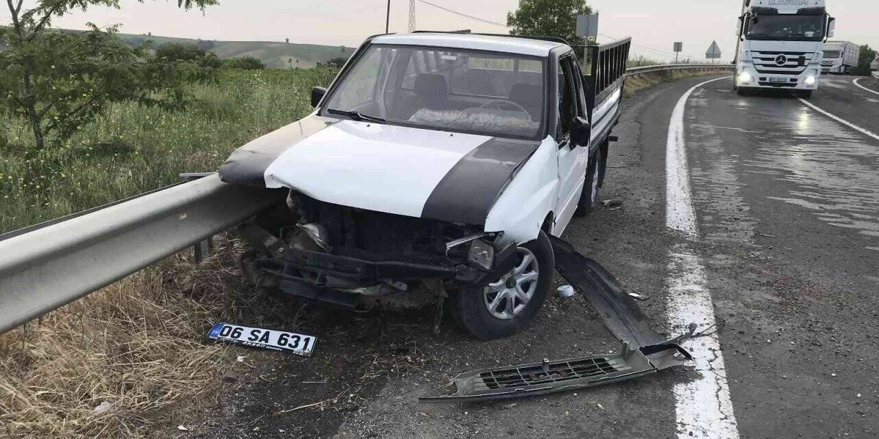 Alkollü sürücü kaza yaptı: 2 yaralı