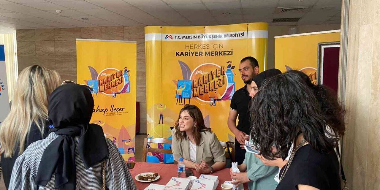 Kariyer Merkezinden öğrencilere iş hayatı semineri