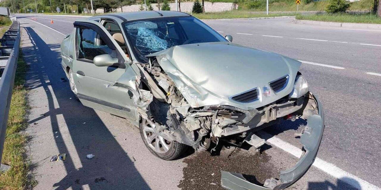 Pazara araç satın almaya giderken kaza yaptılar: 2 yaralı