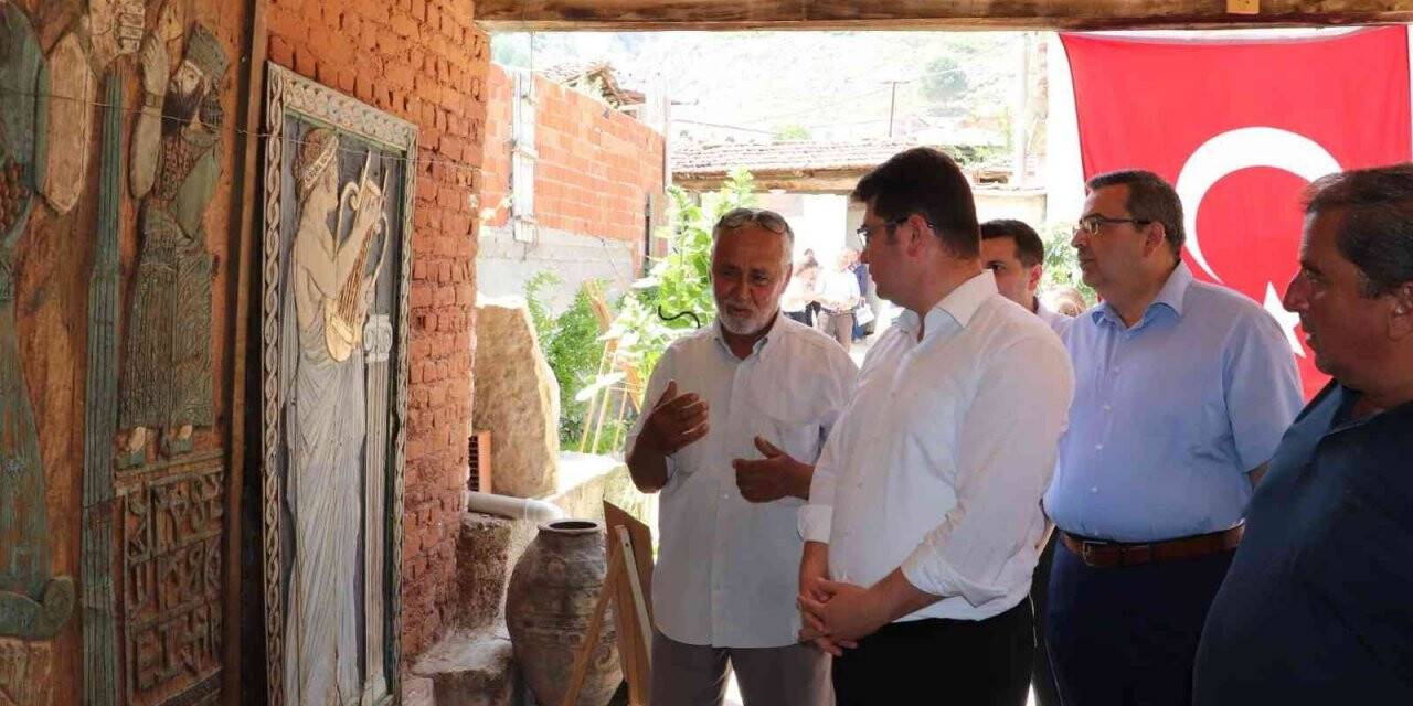 Kırkağaç’ta görsel sanatlar sergisi büyük ilgi gördü