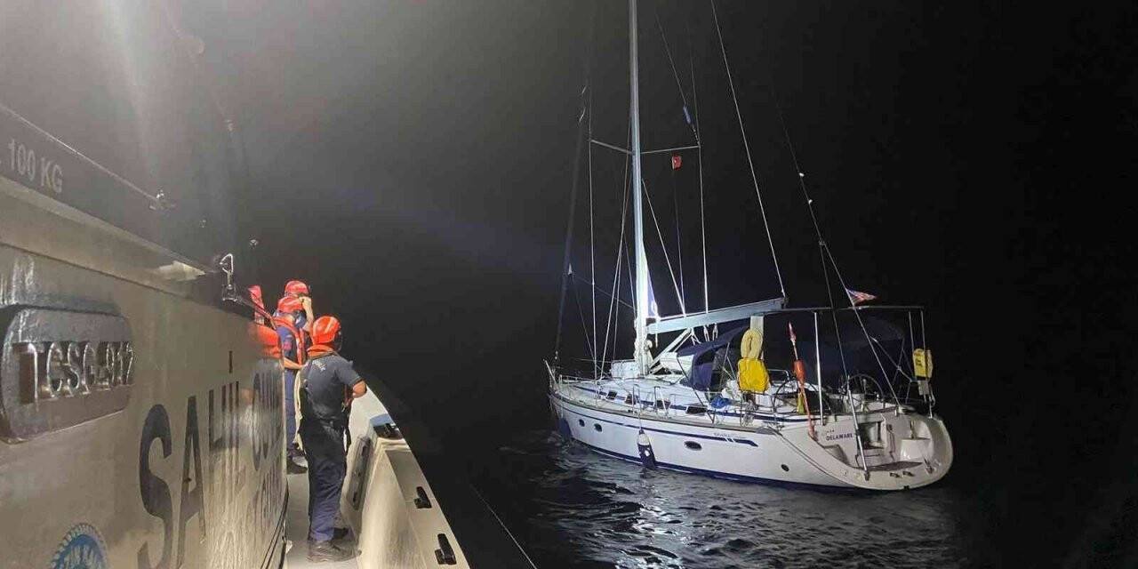 Yelkenli tekne ile İtalya’ya kaçmak isterken yakalandılar