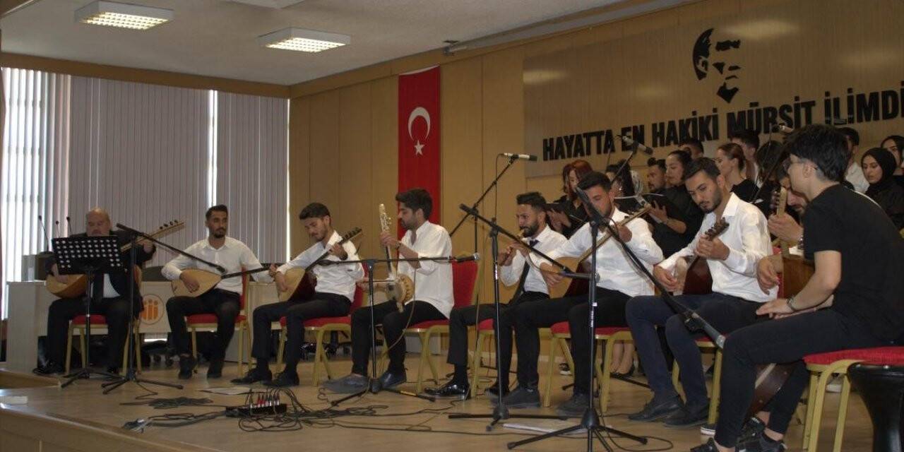 Neşet Ertaş türkülerinin söylendiği konsere ilgi