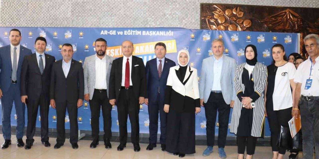 AK Parti Malatya Teşkilat Akademisi Mahalle Eğitim Programı yapıldı