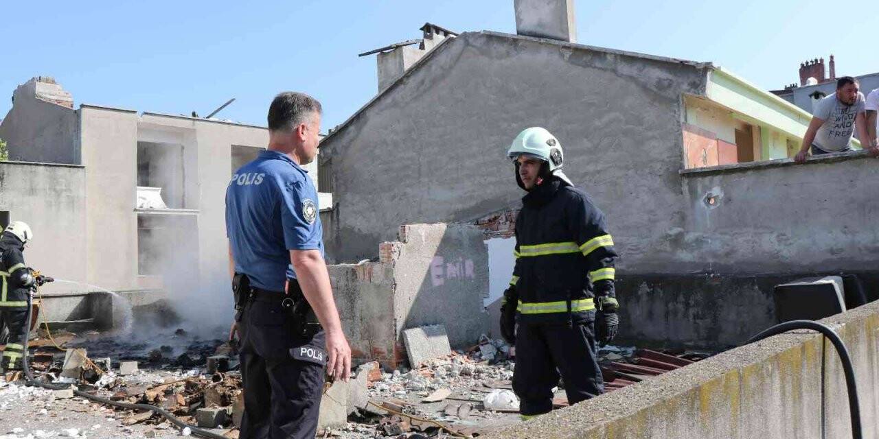 Çatı yangını korkuttu