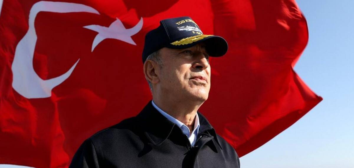 Bakan Akar ve Azerbaycan Savunma Bakanı Hasanov'dan hava üssü ile askeri tersane ziyareti