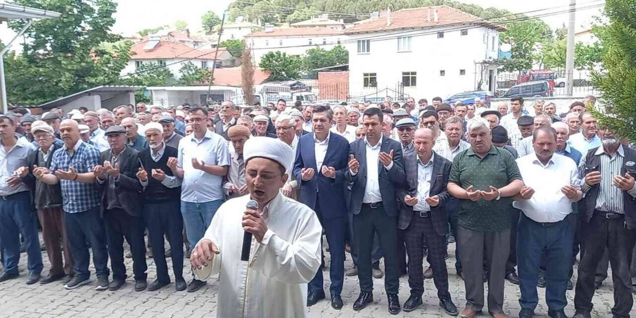 Selendi Pınarlar Mahallesi’nde yağmur duası yapıldı