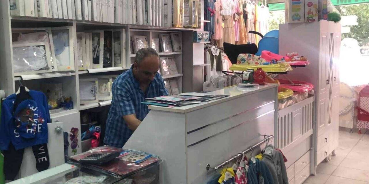 Esenler’de çocuk giyim mağazasındaki soygun kamerada