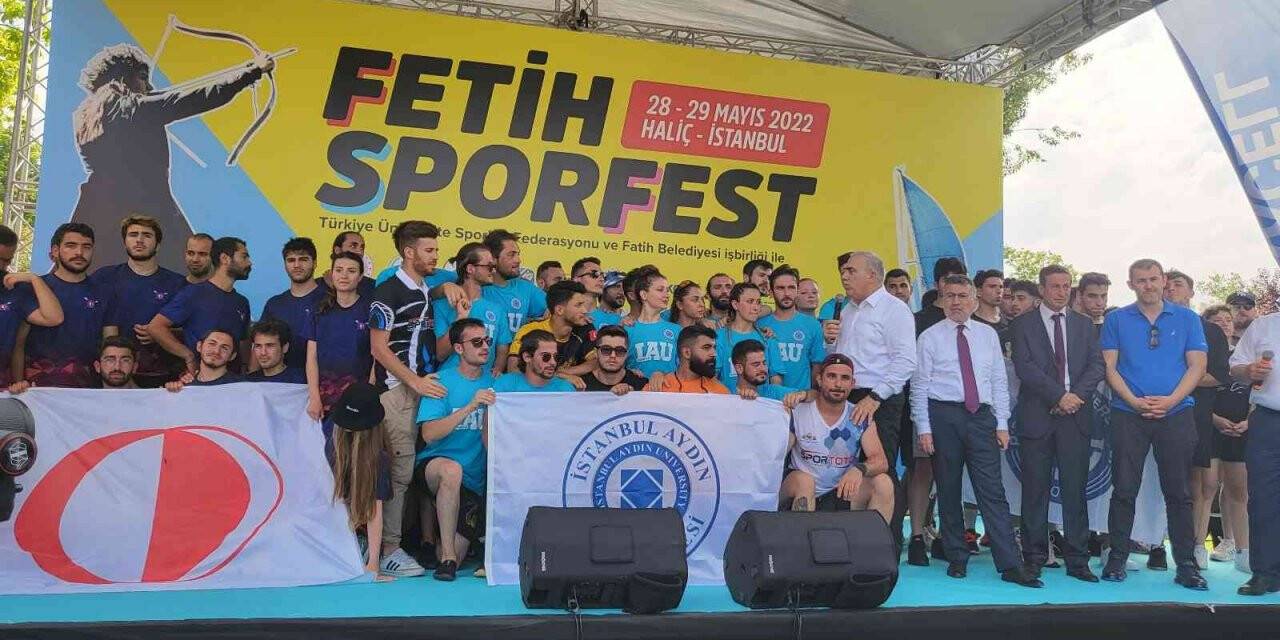 Haliç’teki Fetih Sporfest’te 35 üniversiteden 594 sporcu mücadele etti