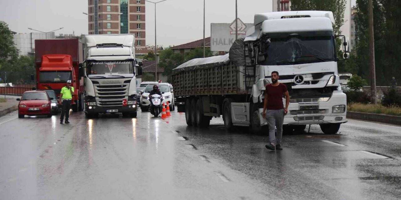 Eskişehir’de sağanak yağışta aynı anda üç kaza