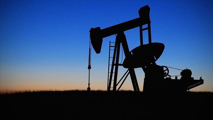 AB, Rusya'dan petrol ithalatının büyük kısmını yasaklıyor