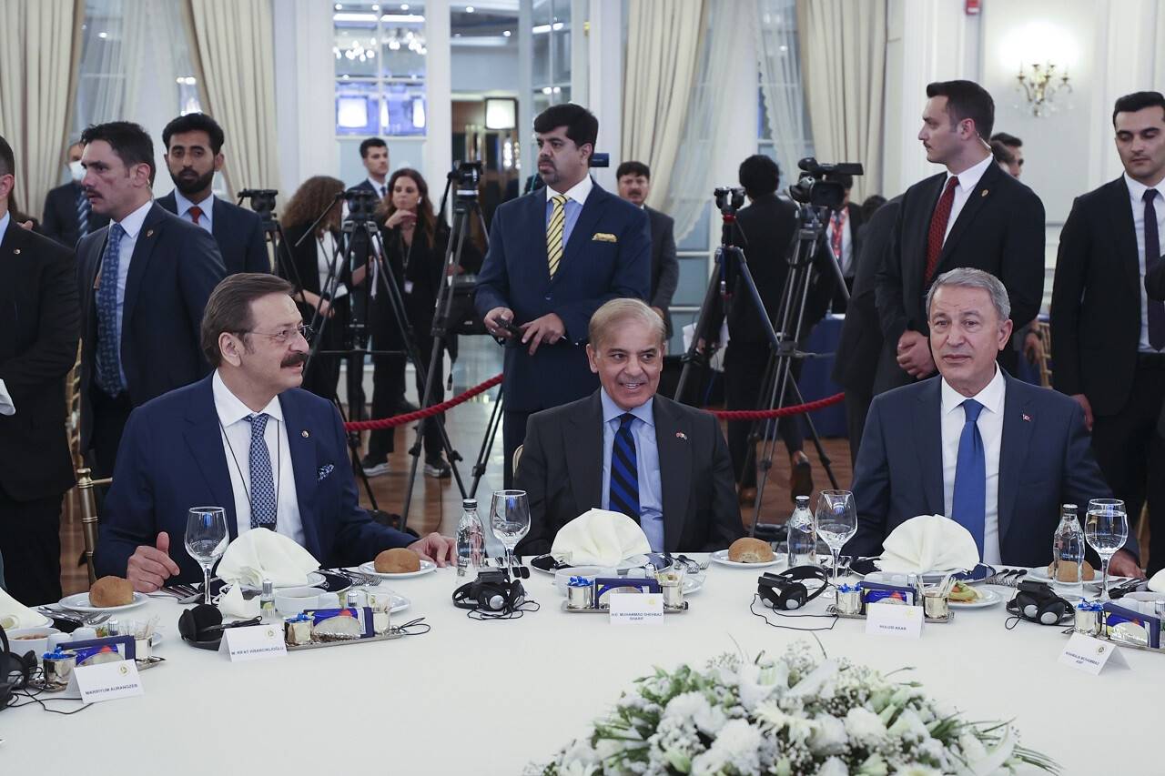 Pakistan Başbakanı Şerif, Türkiye'yle ticaret hacminde 5 milyar doları hedef gösterdi