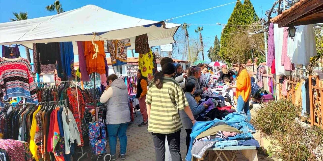 Köyceğiz’de ikinci el pazarına yoğun ilgi