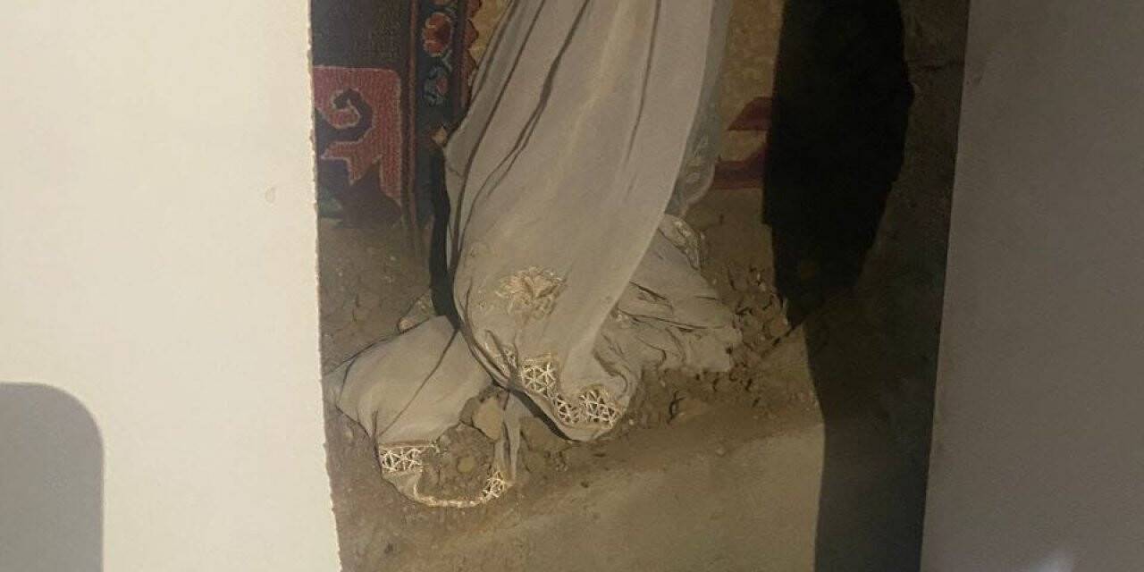 Uyuşturucudan 7 yıldır aranıyordu, evinin gizli bölmesinde yakalandı