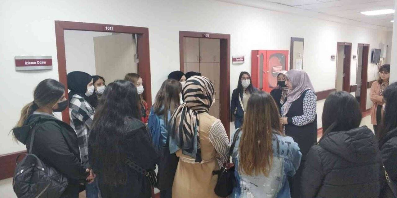 NEVÜ’lü öğrenciler Kayseri Çocuk İzlem Merkezi’nde teknik gezide