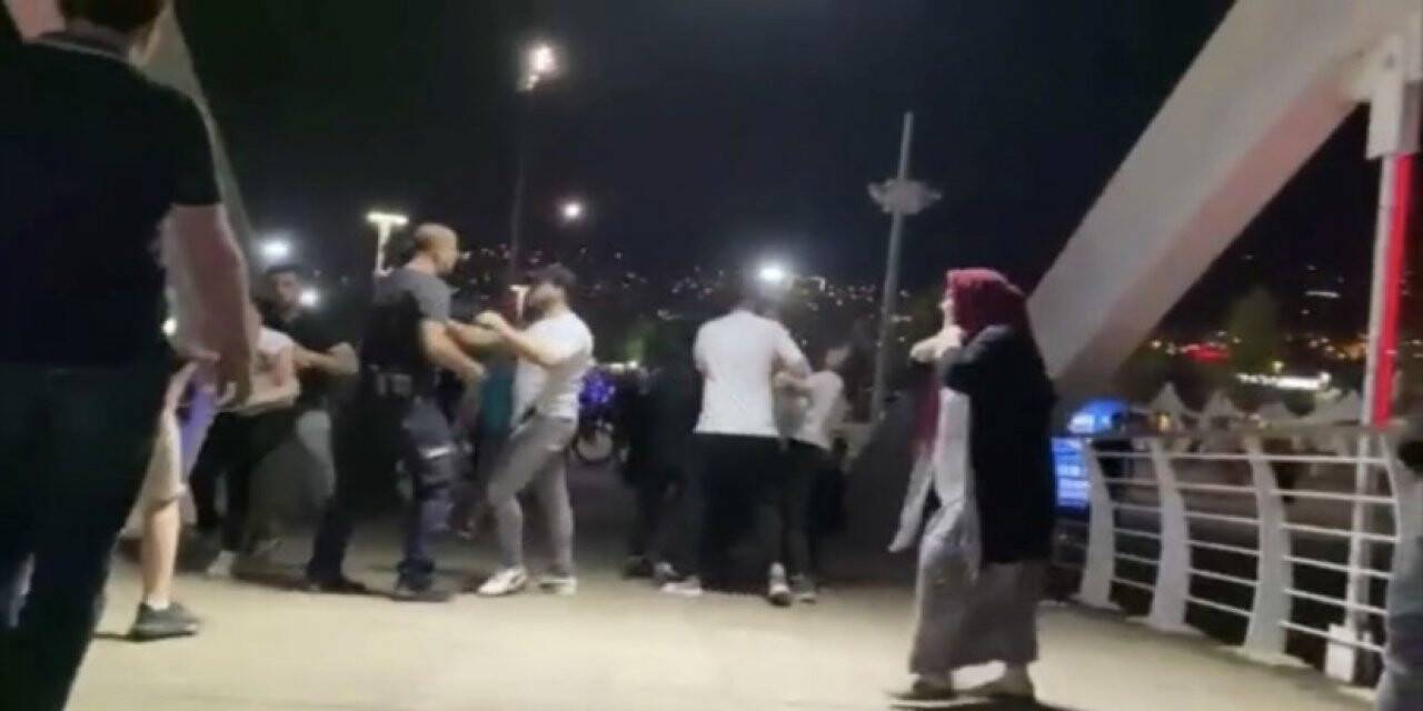 Bursa’da çocukların kavgasına büyükler karıştı