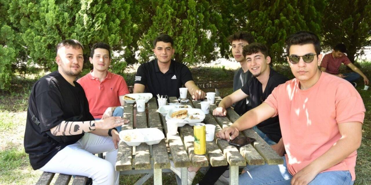 Kartepe’de gençler kampüs günleri etkinliğinde eğlendi