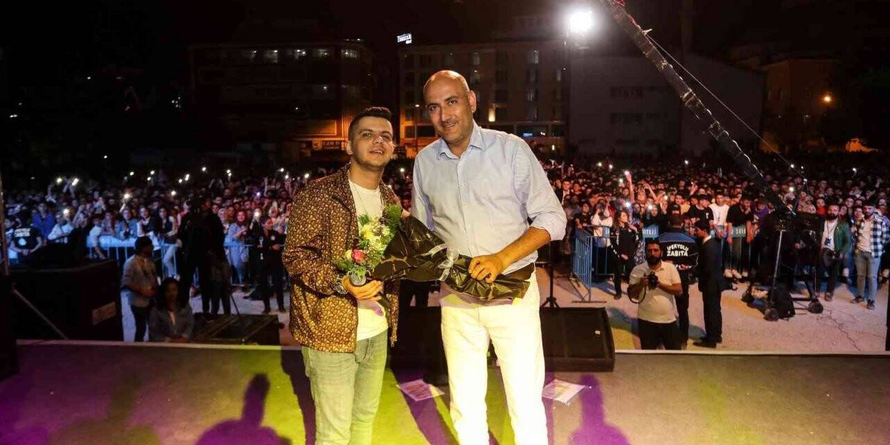 İpekyolu’nda Bilal Sonses rüzgarı