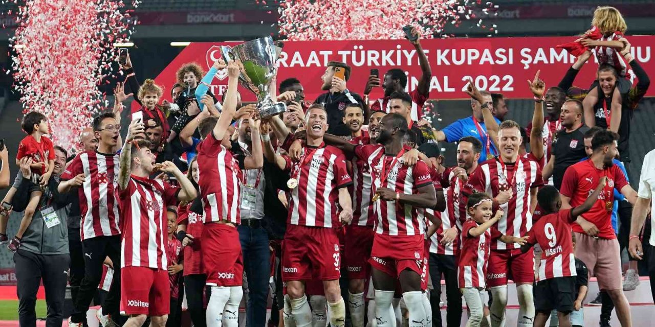 Sivasspor, üst üste 3. kez Avrupa kupalarına katılacak