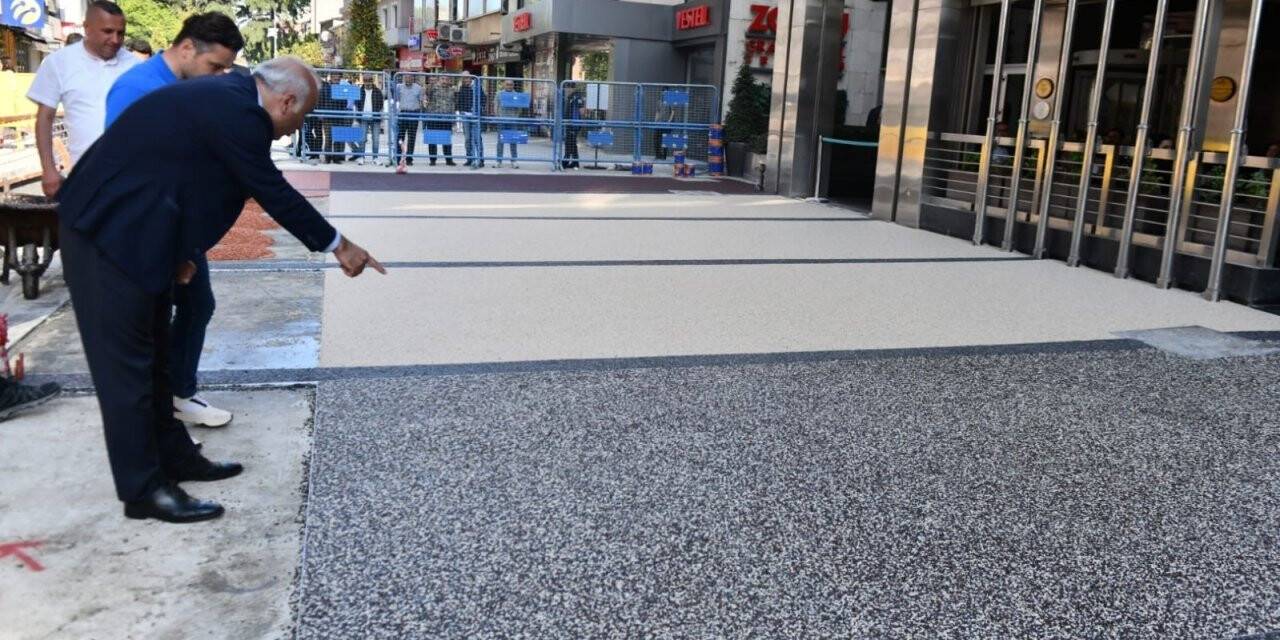 Kahramanmaraş Caddesi’nde son rötuşlar yapılıyor