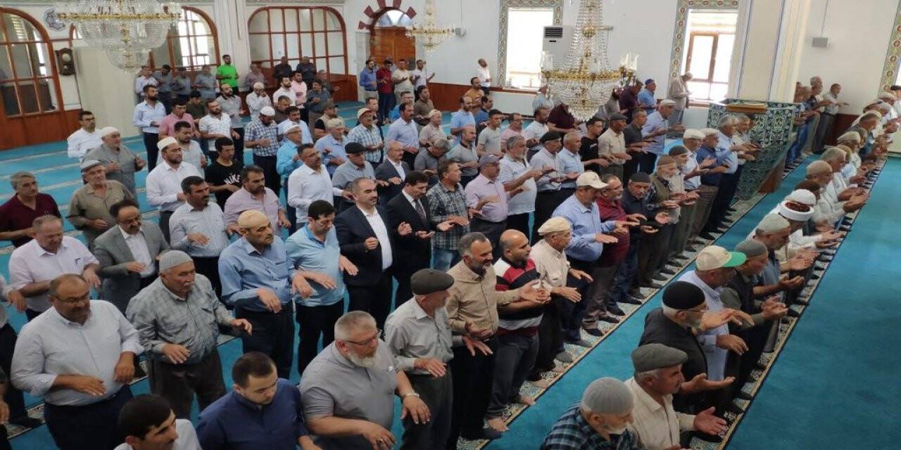 Göçü'de yağmur ve şükür duası