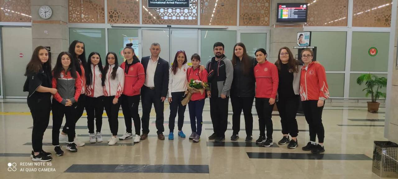 Avrupa şampiyonuna çiçekli karşılama