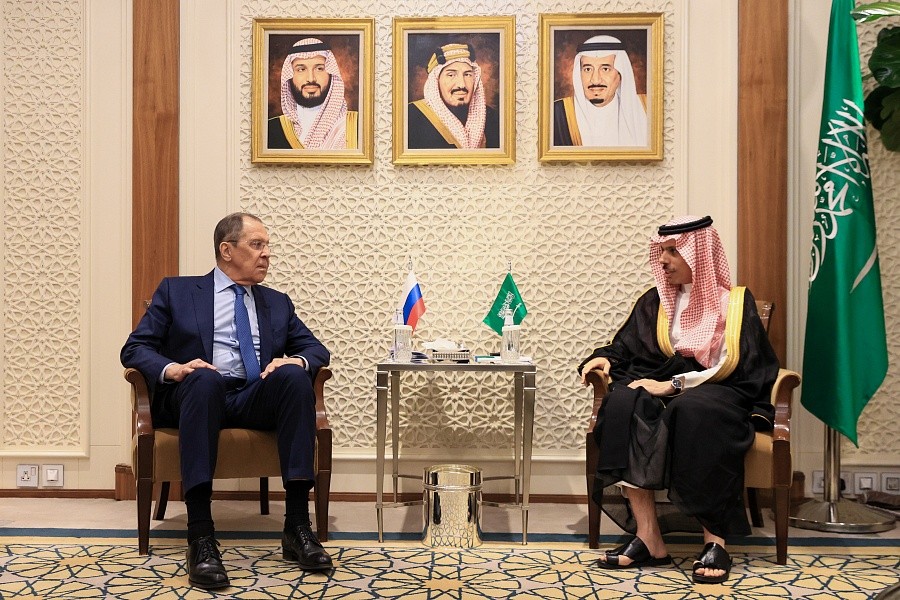 Lavrov, Suudi Arabistanlı mevkidaşı El Suud ile görüştü