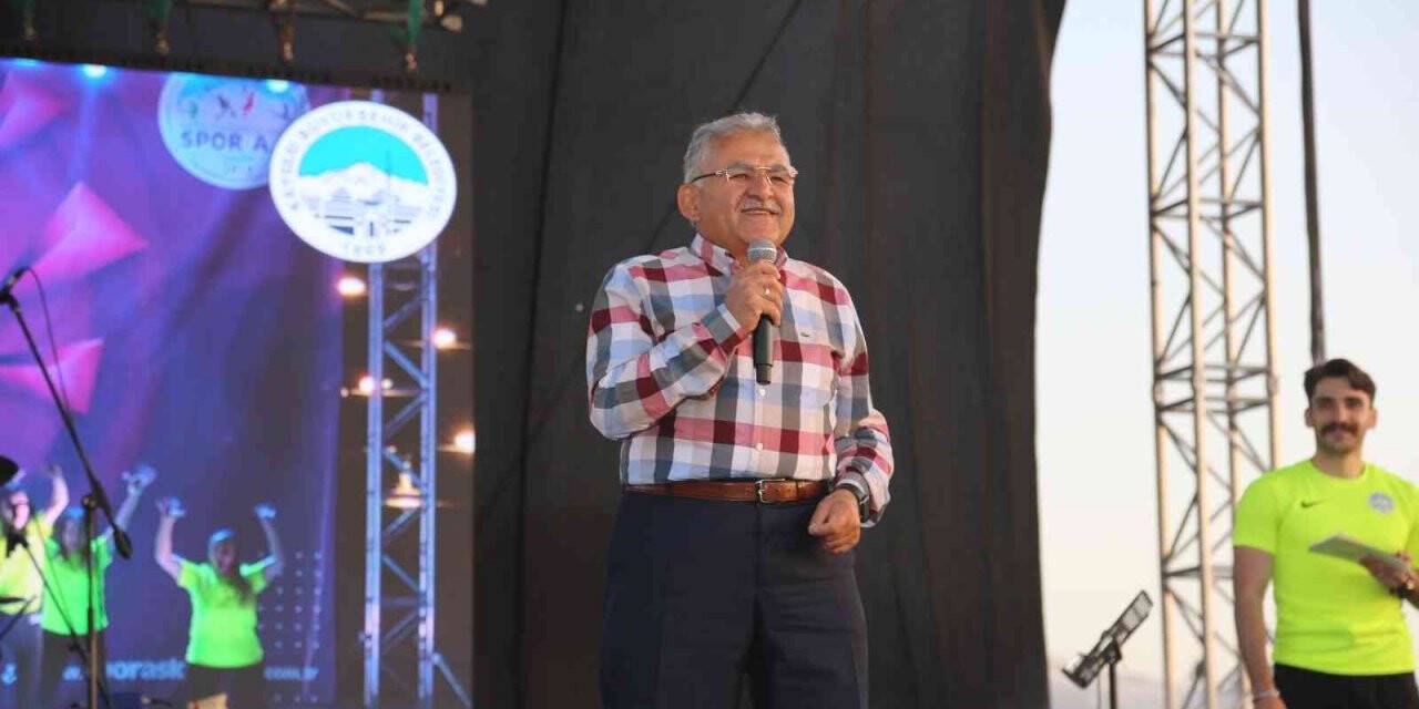 Büyükşehir’den unutulmaz üniversite gençlik spor festivali