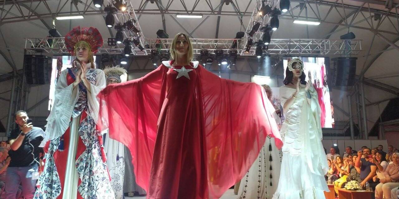 Ünlü manken, ModaFest’te duygulandırdı