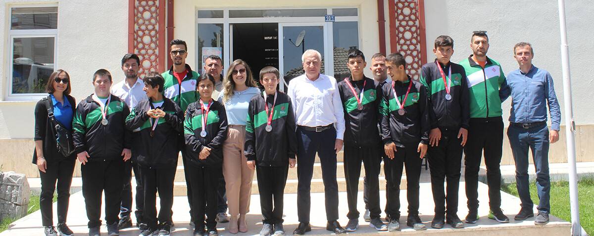 Bozkır Belediye Başkanı Sadettin Saygı, özel sporcuları ağırladı