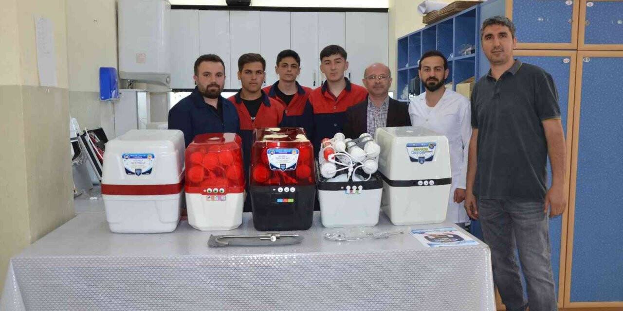 Lise öğrencileri, okulun atölyesinde su arıtma cihazı üretti