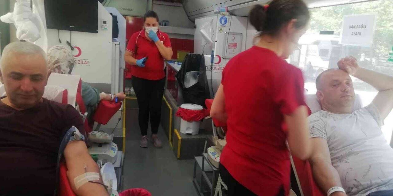 Manyas’ta kan bağışına yoğun ilgi