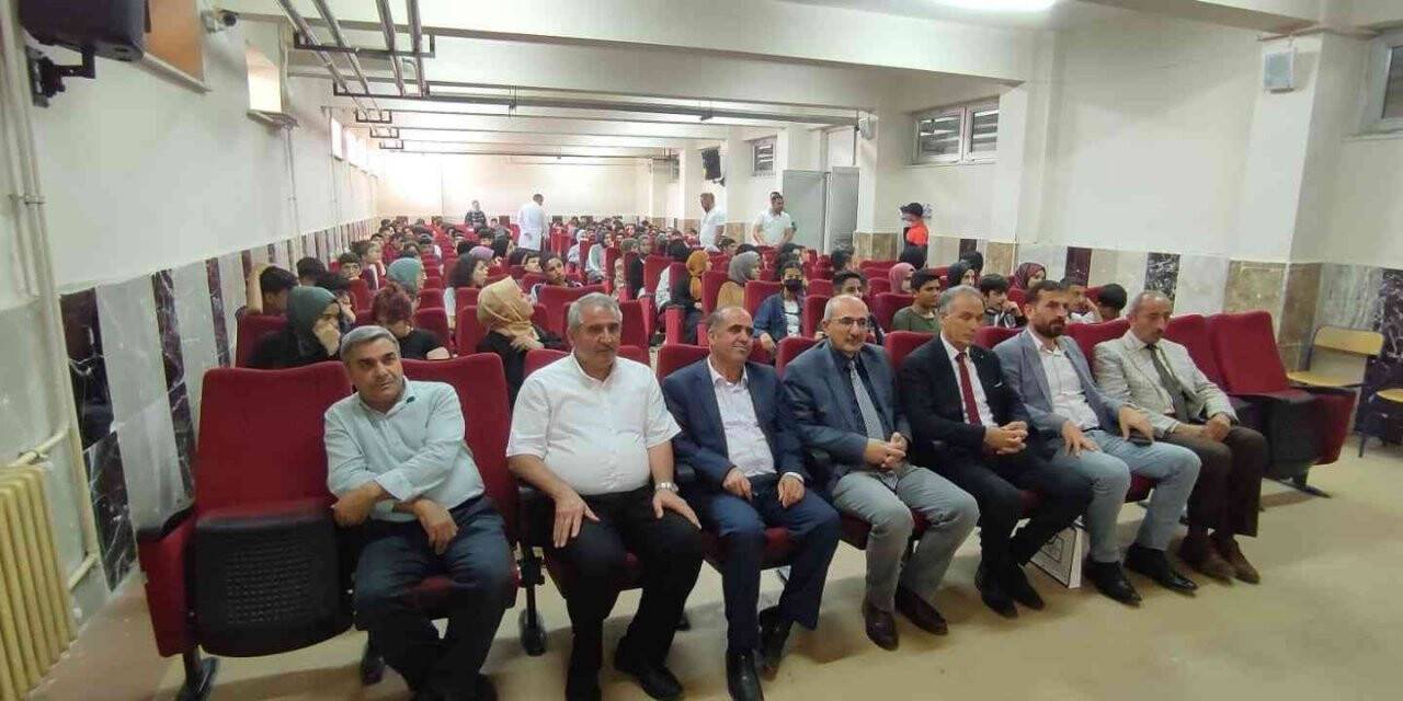 Elazığ’da erteleme, üşenme, vazgeçme konulu konferans verildi