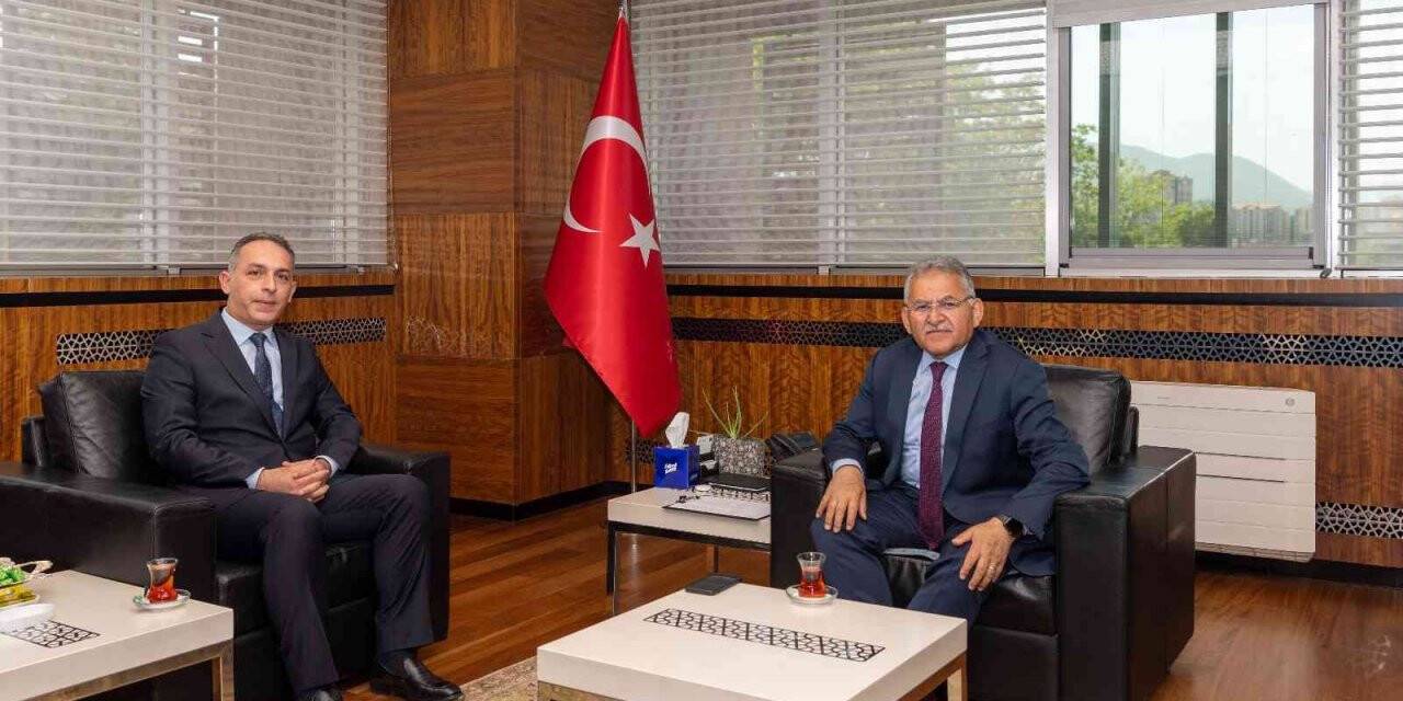 Başkan Büyükkılıç’a ziyaretçi akını