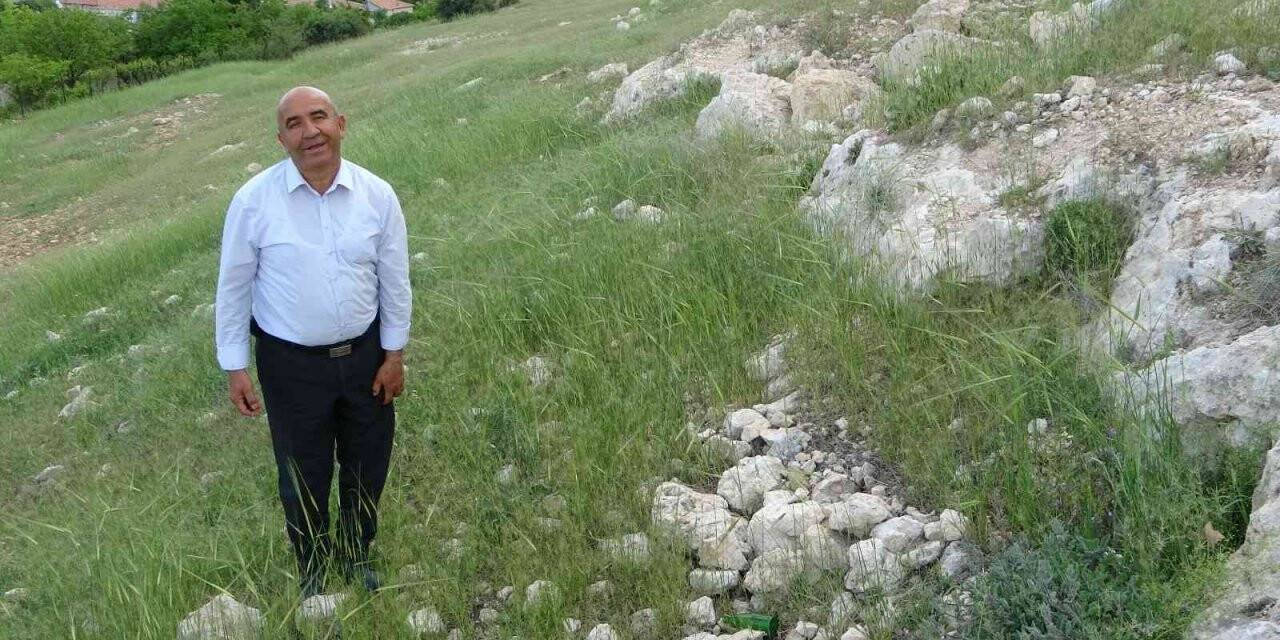 Define uğruna 2 bin yıllık kaya mezarlar tahrip edildi