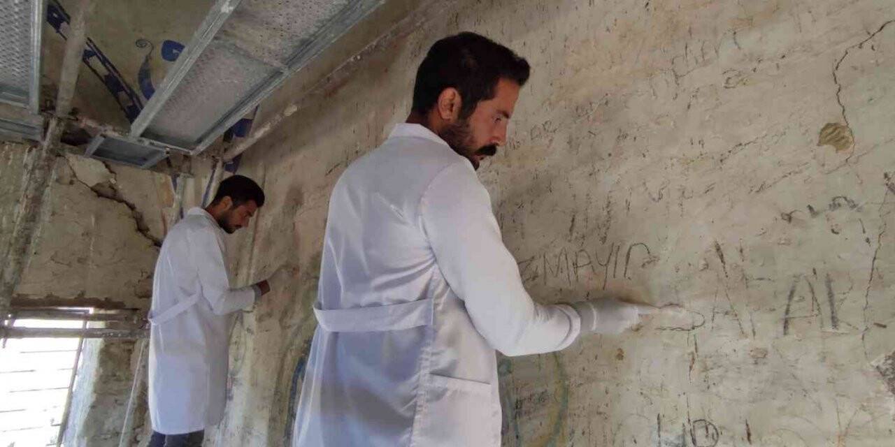 Duvarları argo sözcüklerle kirletilen 300 yıllık Macar Camii koruma altına alındı