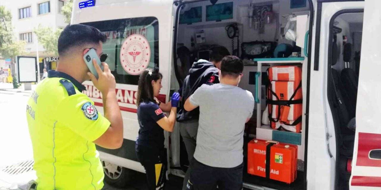 Kaza sonrası kalbinin sıkışığını söyleyen genç hastaneye kaldırıldı