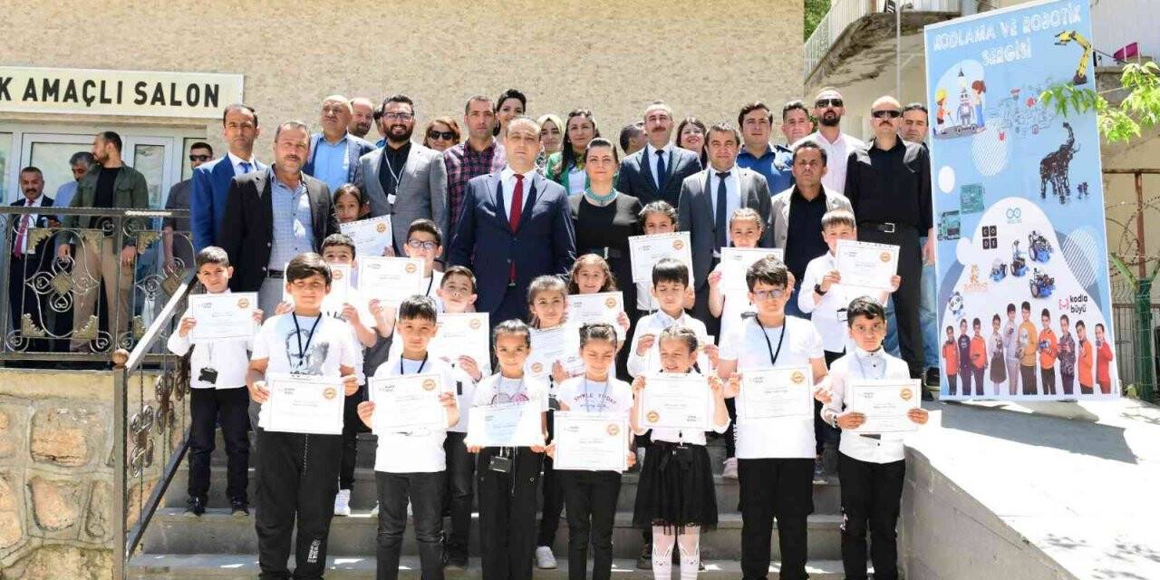 Çatak’ta ‘Robotik ve Kodlama’ sergisi açıldı