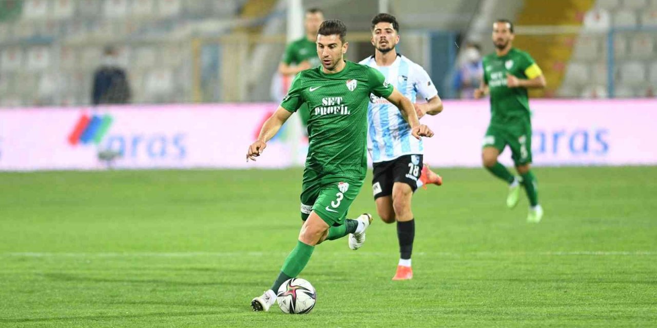 Onur Atasayar, Bursaspor’a veda etti