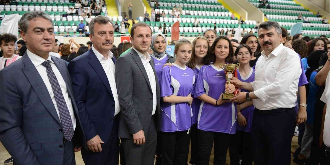 Yıldırım Belediyesi Okul Sporları Şenliği tamamlandı