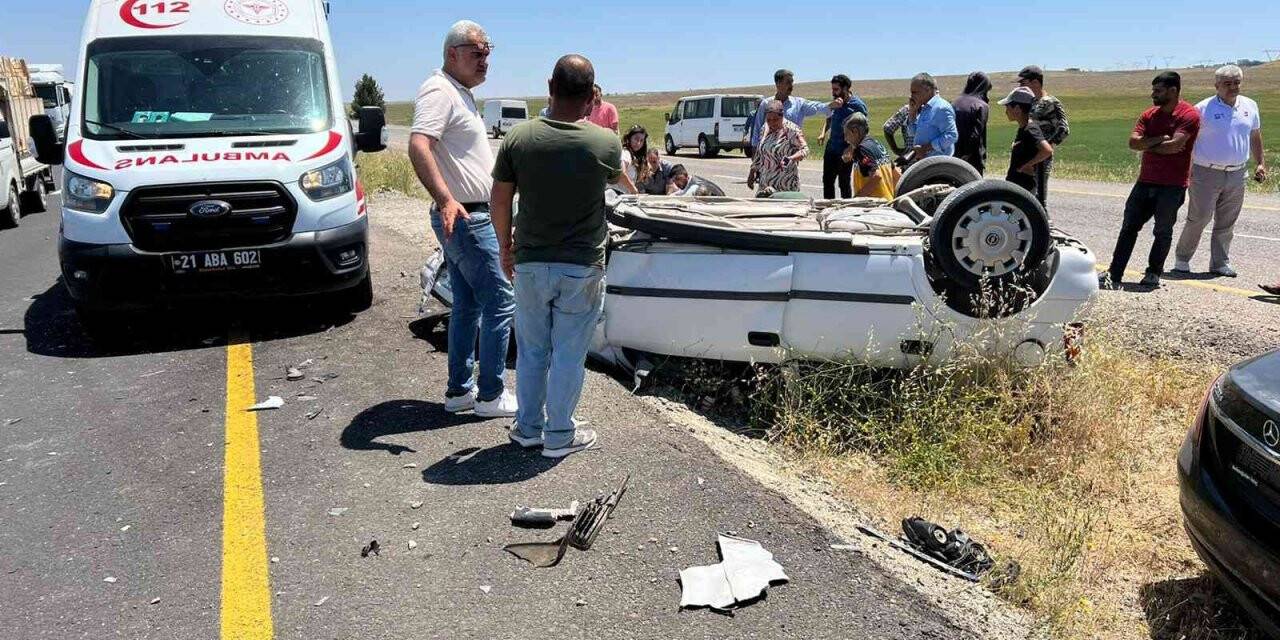 Diyarbakır’da otomobiller çarpıştı: 5 yaralı