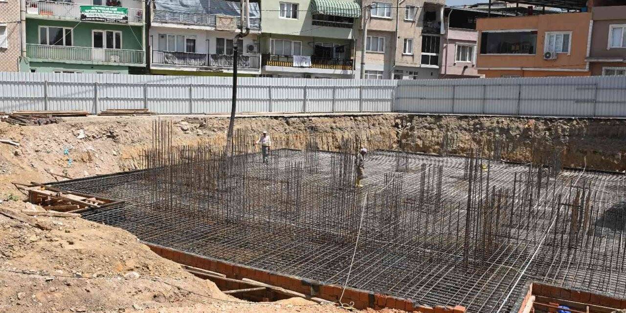 Bursa’da Altıkurnalar Camii için ilk harç