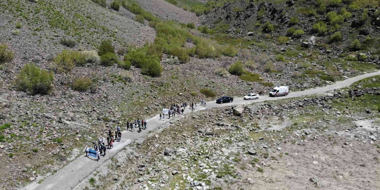 Avrupa’nın en büyük kraterinde sağlıklı beslenme ve hareketli yaşam yürüyüşü