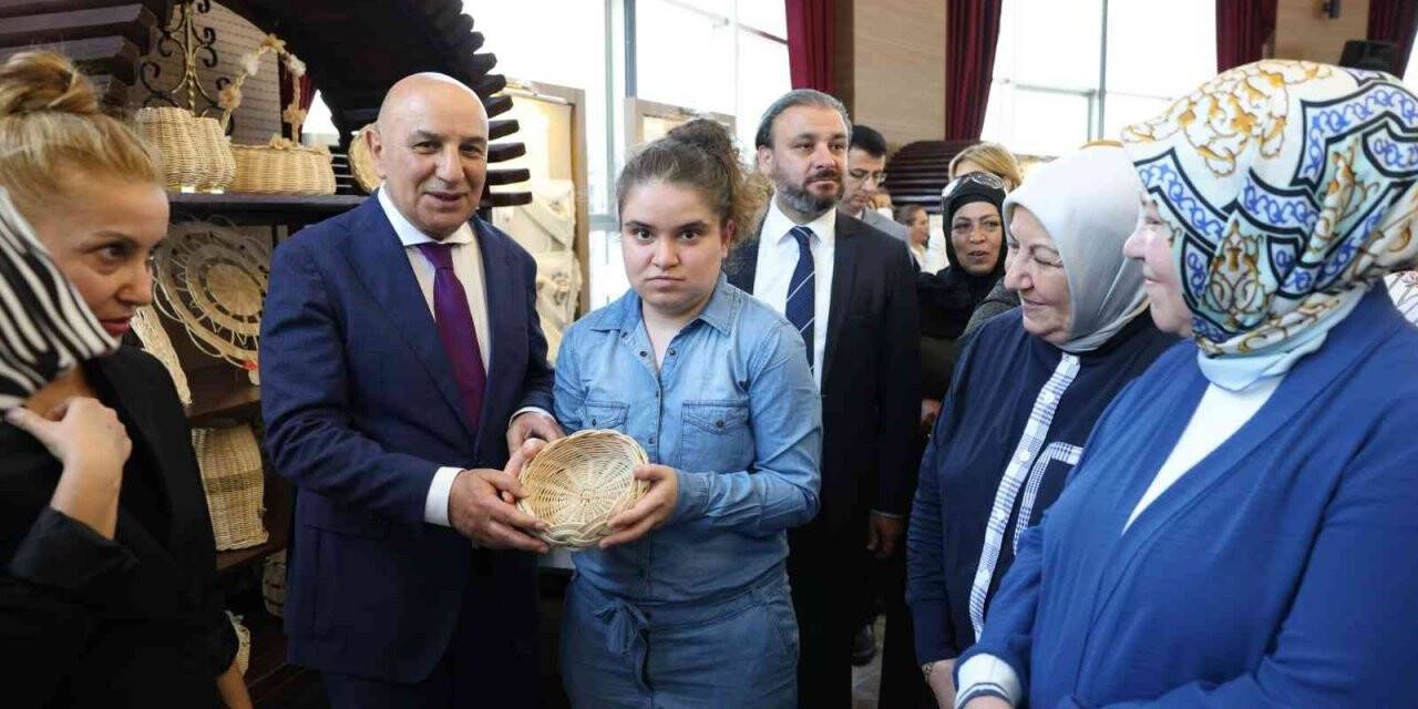 KEÇMEK kursiyerleri sertifika alarak hünerlerini sergiledi