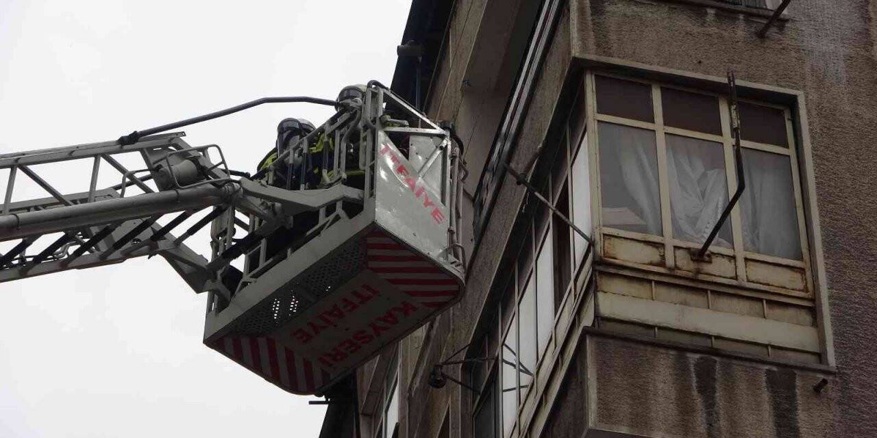 Balkondaki mangal keyfi ekipleri harekete geçirdi