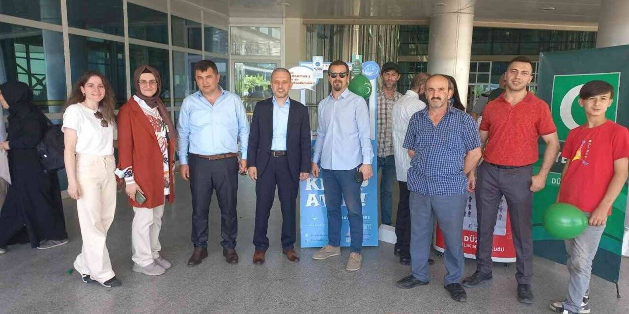 Sağlıkçılar farkındalık standı açtı